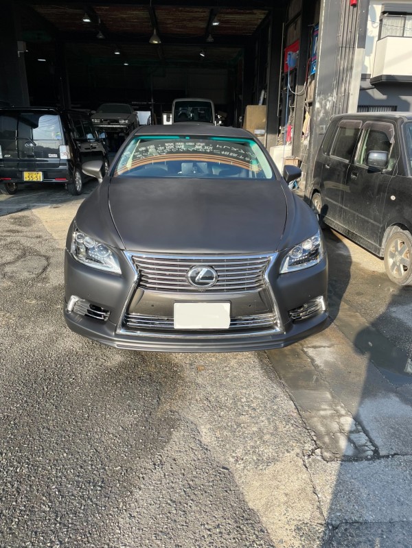 レクサス　ＬＳ４６０　リヤエアサス交換