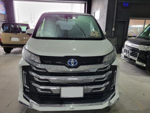 トヨタ　ノア　ブレーキ４灯火　LEDリフレクター